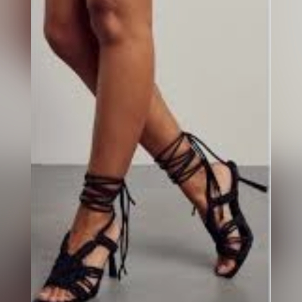 Inc. Elegant Black Strappy Women's Sandals.. Brand NEW🎀